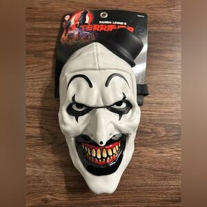 Damien Leone's Terrifier 2 Trick or Treat Studios Art the Clown Injection Mask